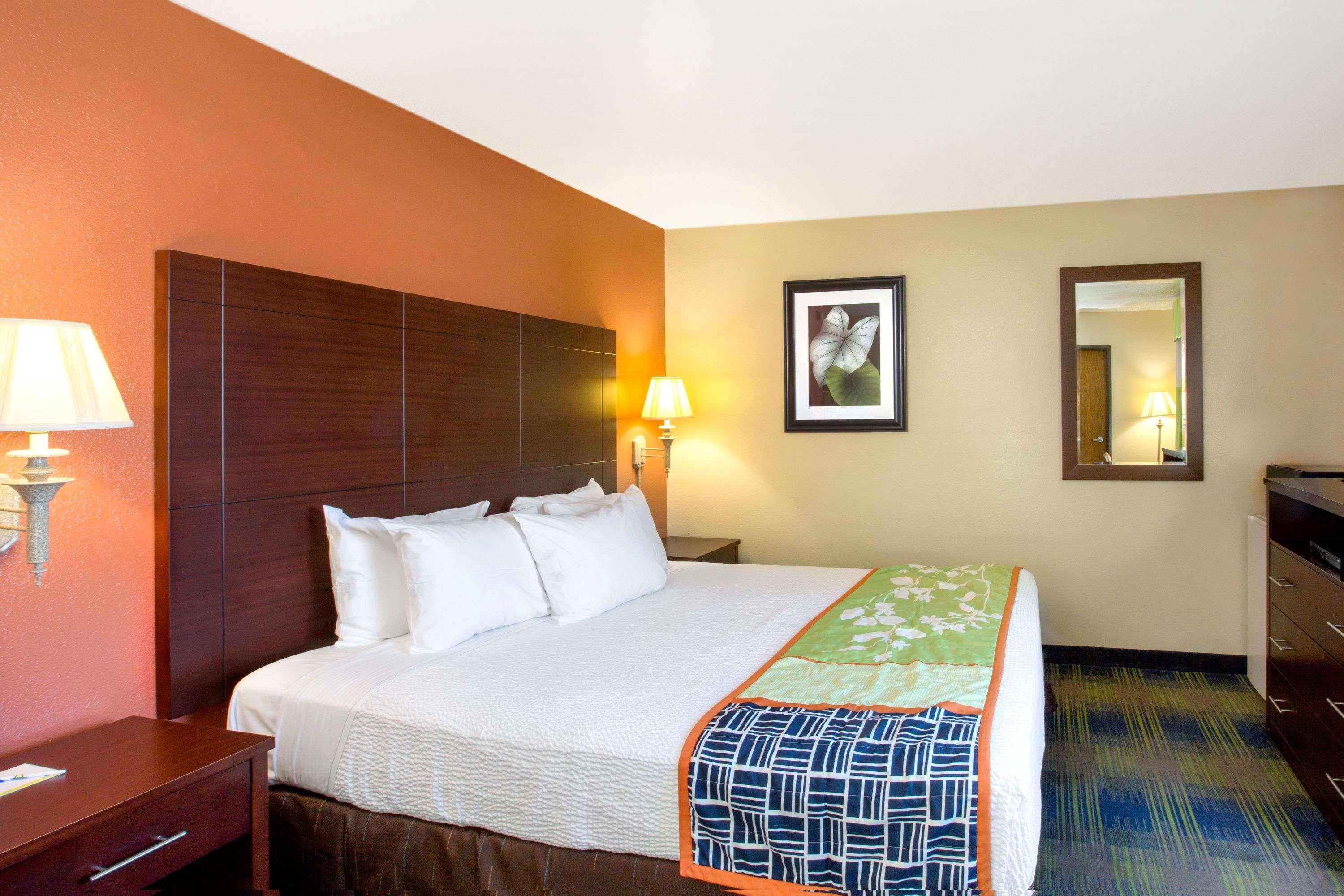 Days Inn By Wyndham Fremont Esterno foto