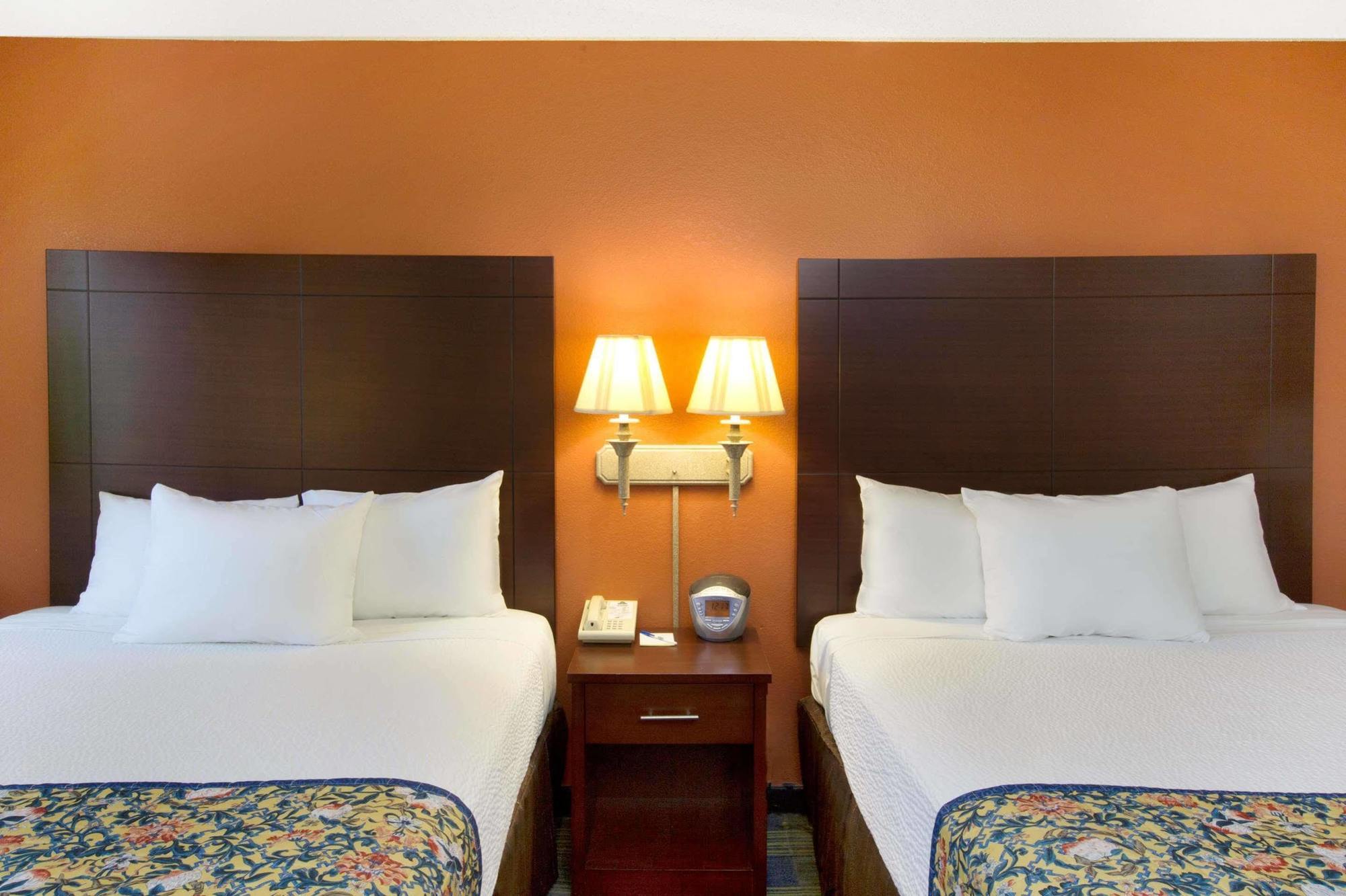 Days Inn By Wyndham Fremont Esterno foto